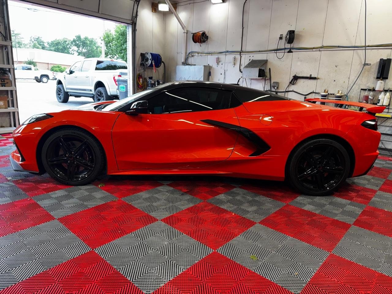 Used 2026 Chevrolet Corvette Stingray Preferred Conv w/ Z51 Performance Package RWD image 4