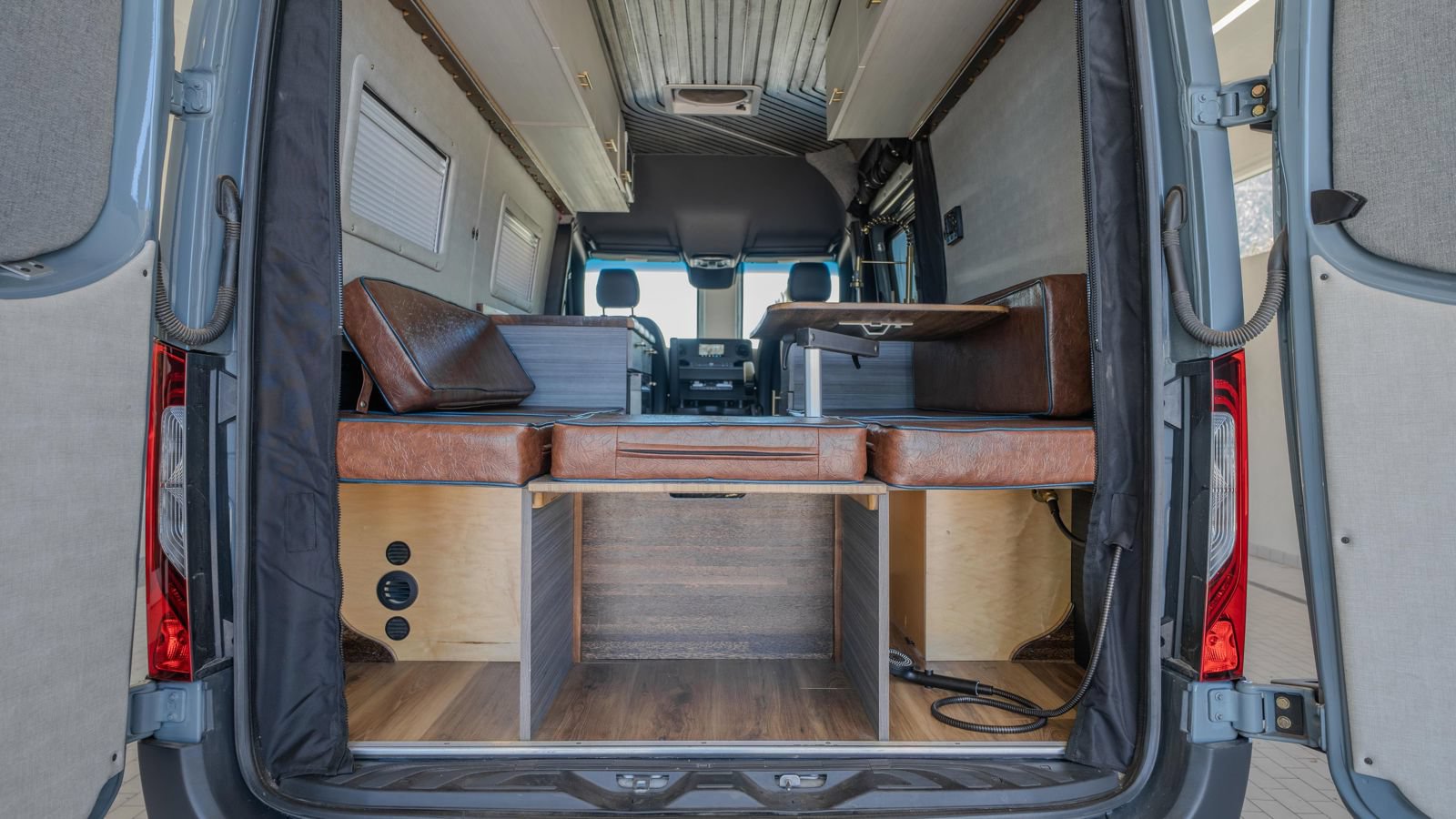 Used 2023 Mercedes-Benz Sprinter 2500 image 34