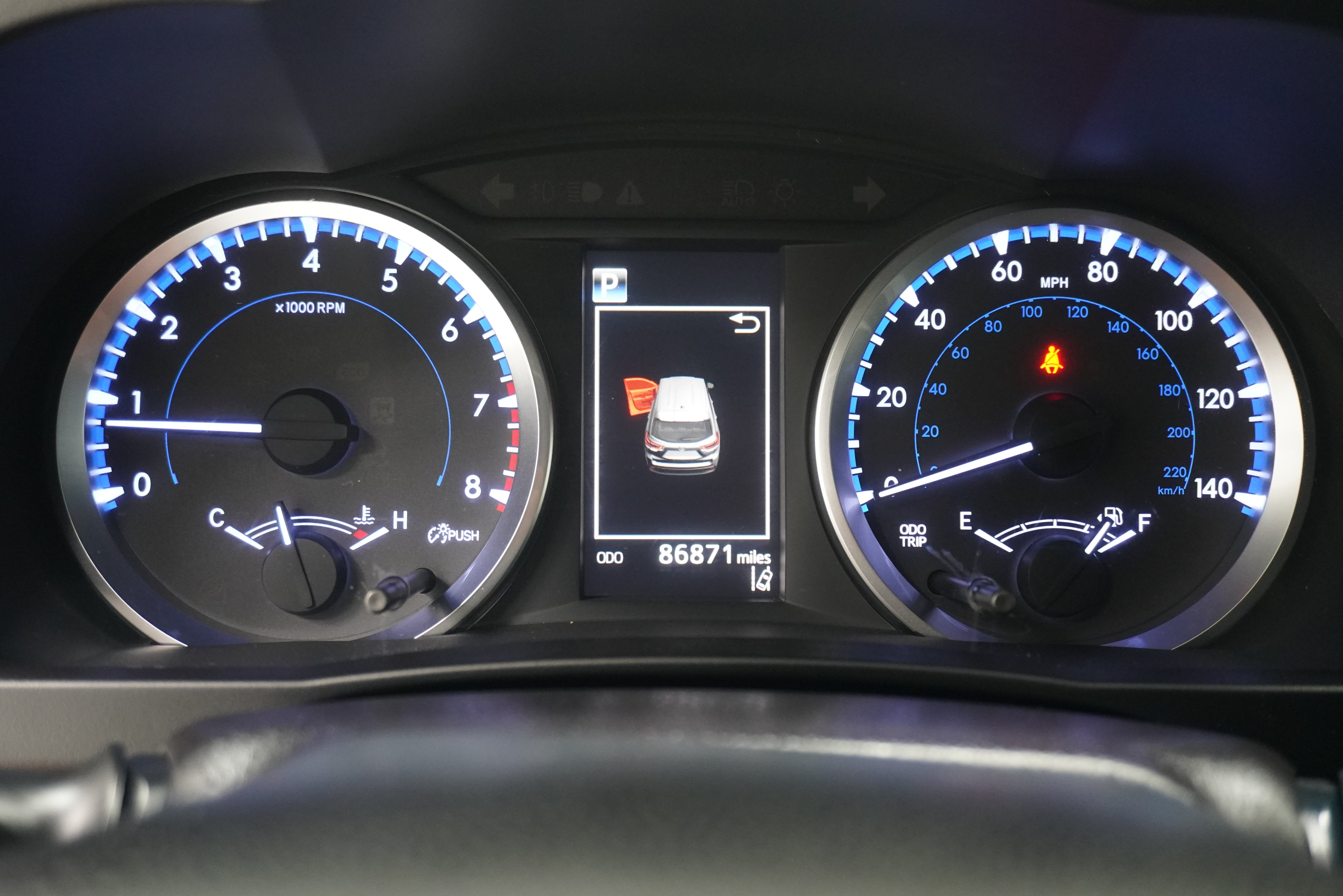 Used 2018 Toyota Highlander Plus FWD image 19