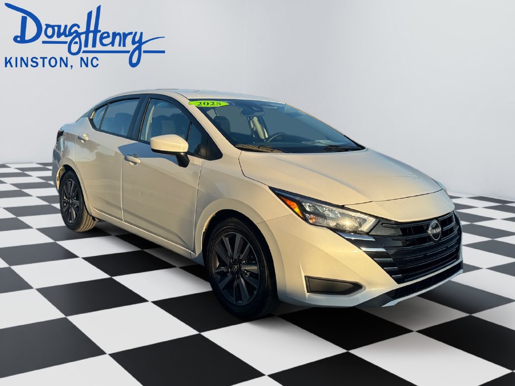 Used 2025 Nissan Versa SV FWD image 7