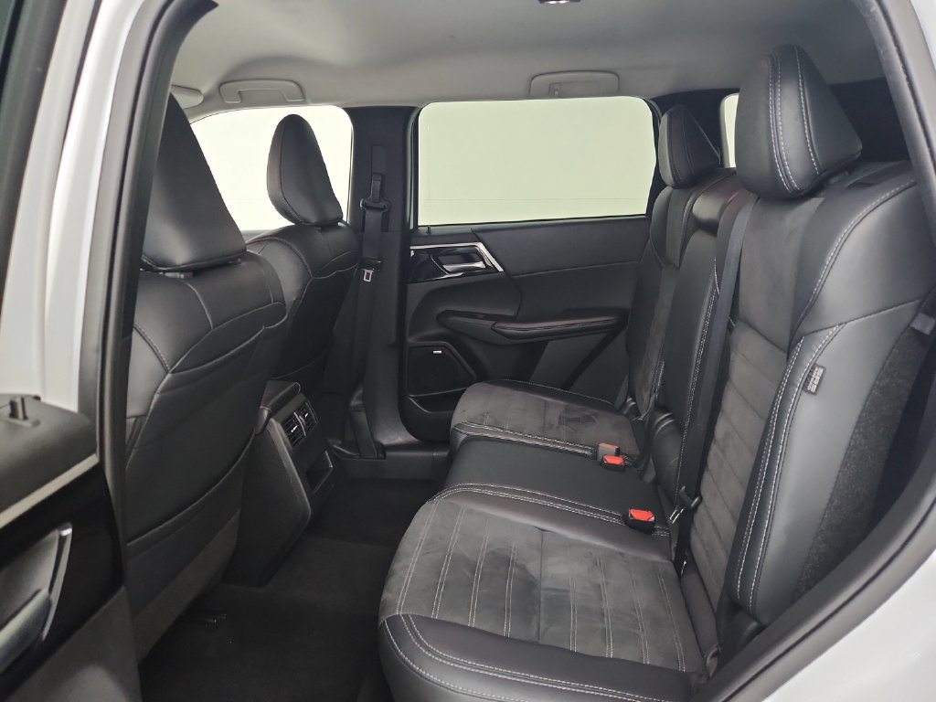 Used 2025 Mitsubishi Outlander SE AWD/4WD image 33