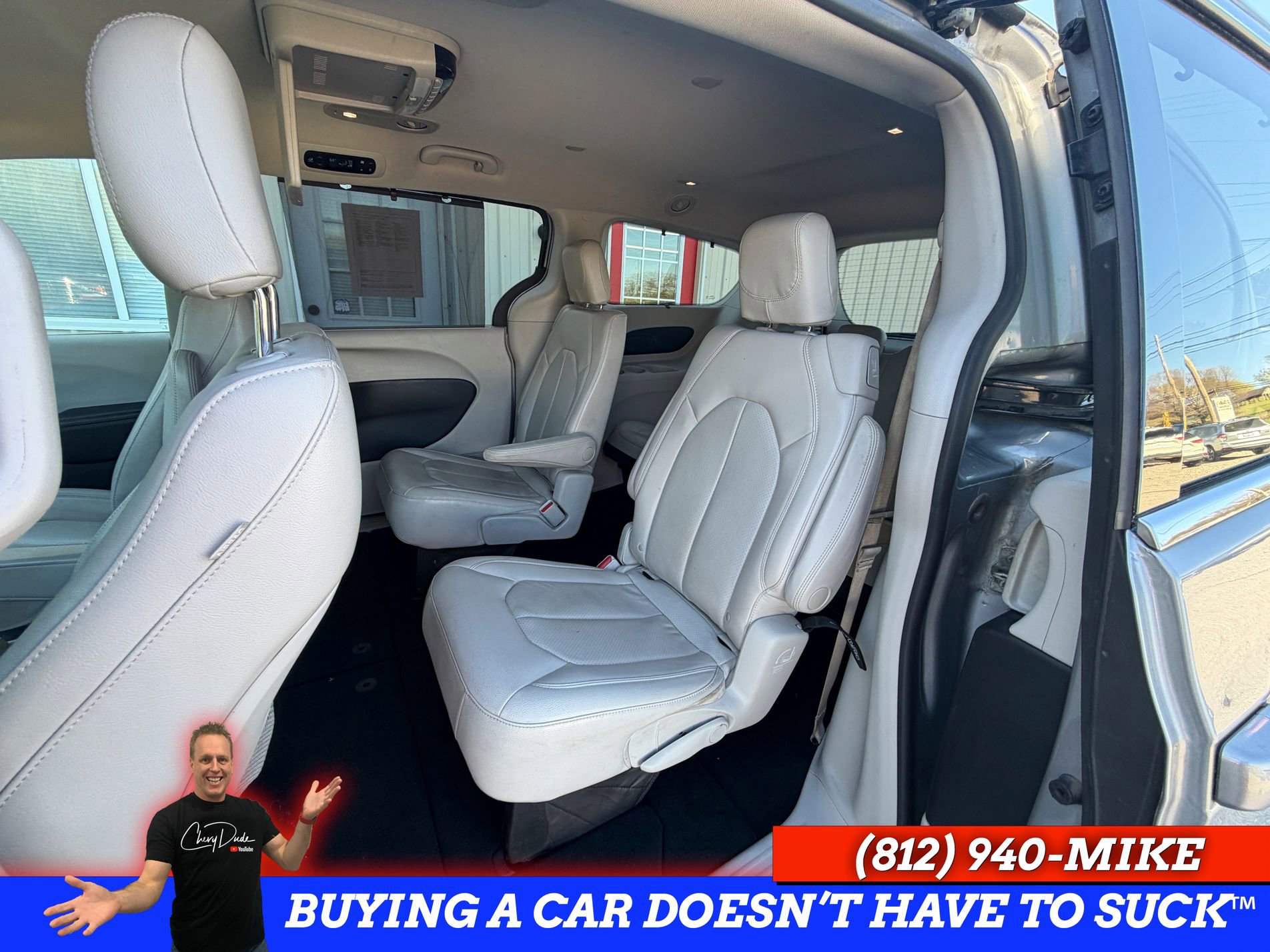Used 2018 Chrysler Pacifica Touring-L w/ Tire & Wheel Group image 13