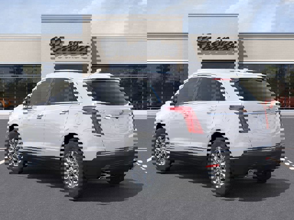 New 2026 Cadillac XT5 Luxury image 3