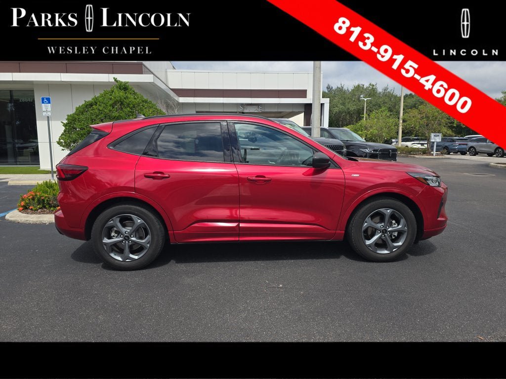 Used 2024 Ford Escape ST-Line w/ Tech Pack #1 FWD image 3