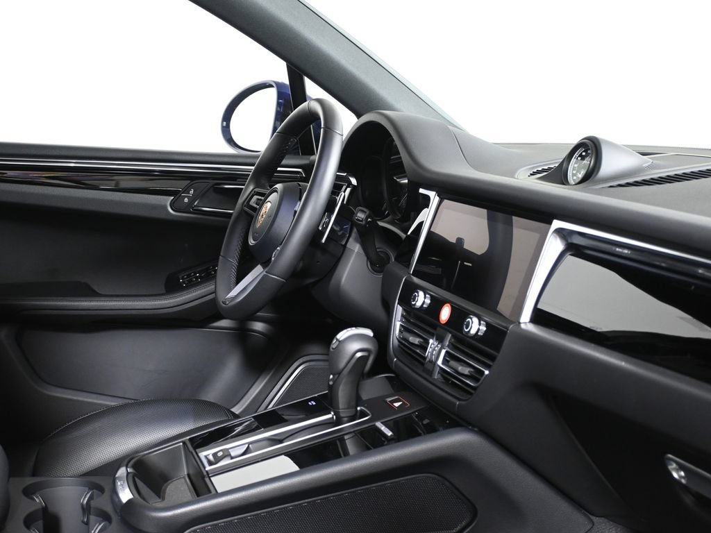 Used 2026 Porsche Macan S AWD/4WD image 38
