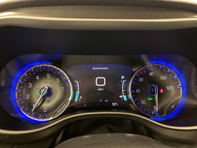 New 2026 Chrysler Pacifica Select image 9