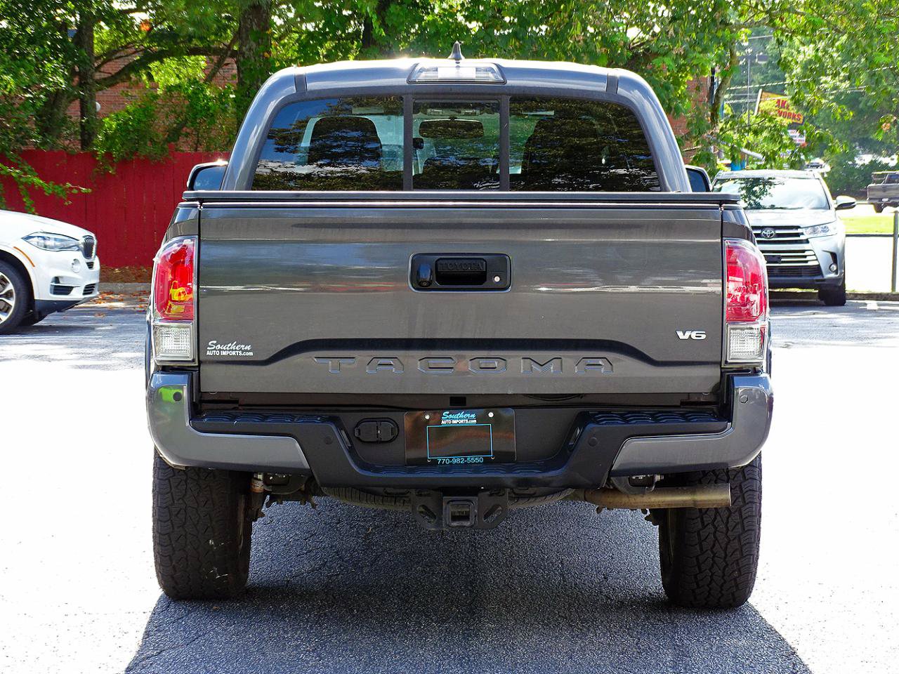 Used 2016 Toyota Tacoma Limited w/ Towing Package RWD image 14