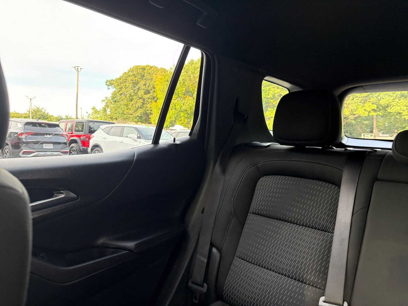 Used 2025 Chevrolet Equinox LT FWD image 39