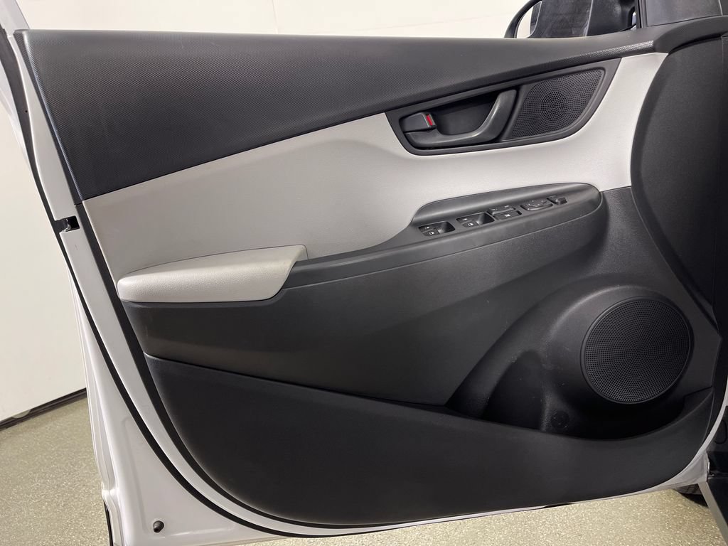 Used 2022 Hyundai Kona SE FWD image 19