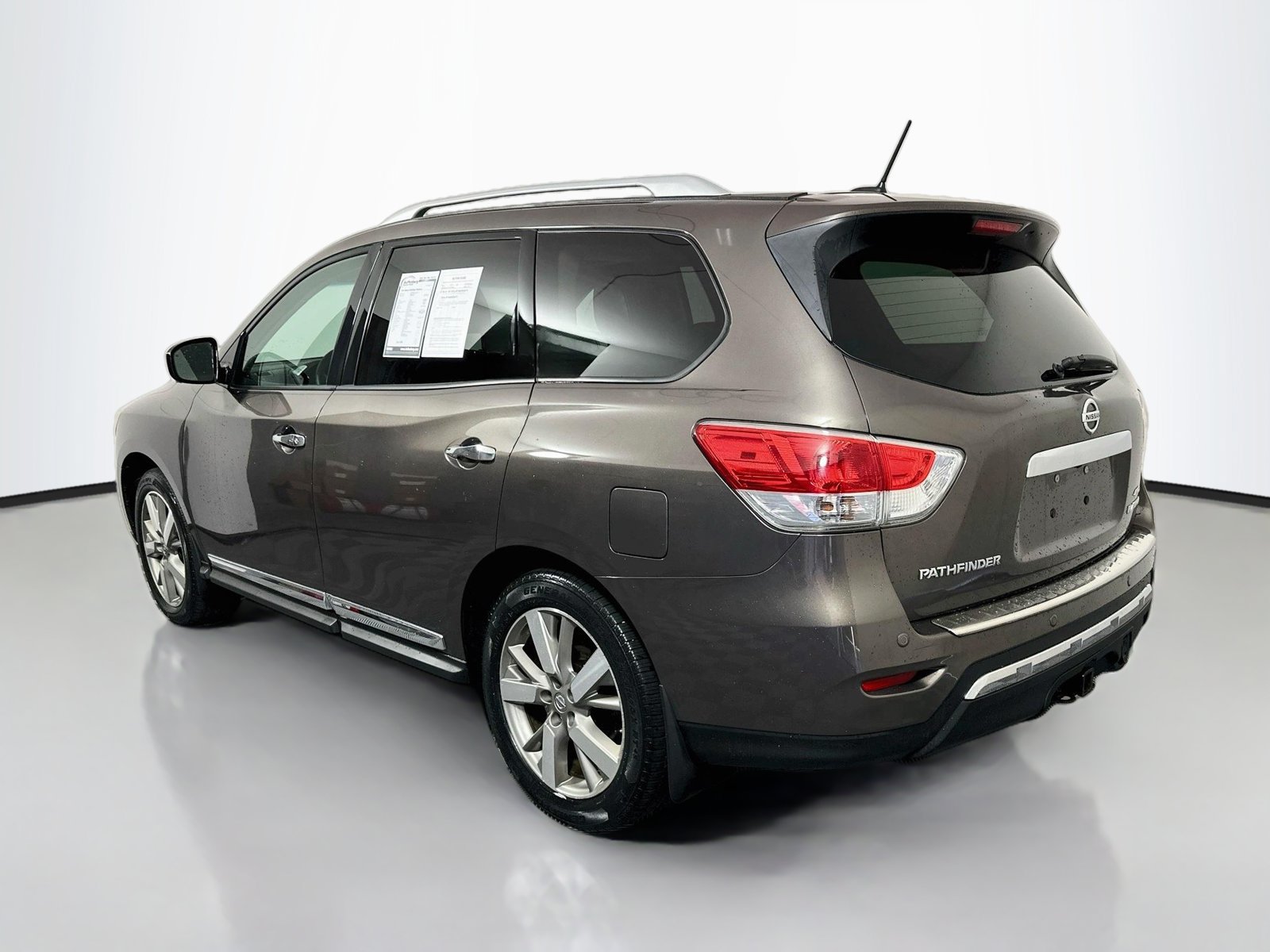 Used 2016 Nissan Pathfinder Platinum AWD/4WD image 6