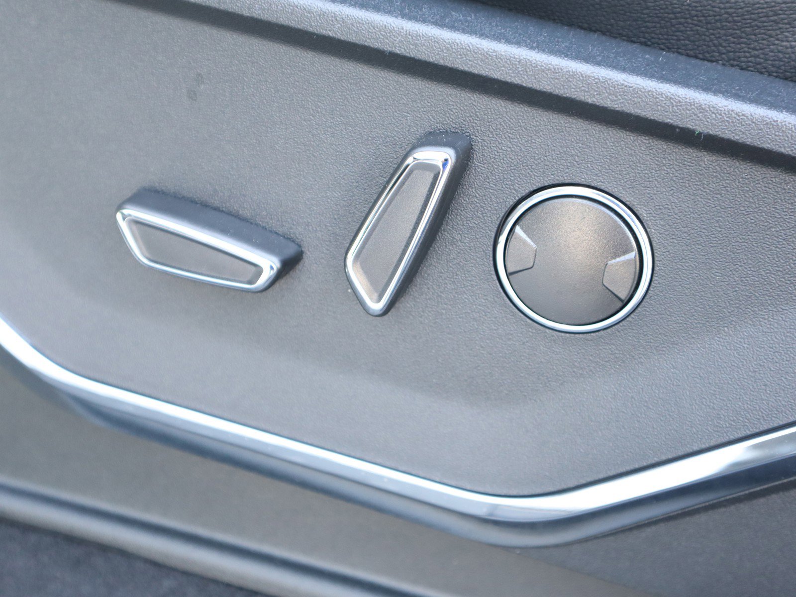 New 2023 Ford F150 Lariat w/ Equipment Group 502A High image 35