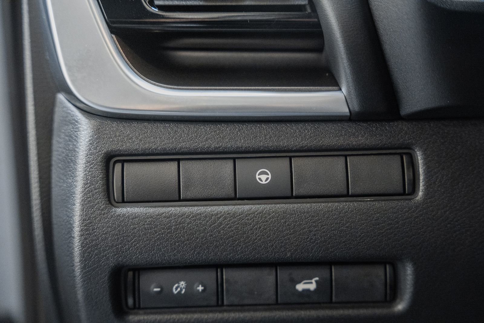 Used 2021 Nissan Rogue SV w/ Premium Package image 42