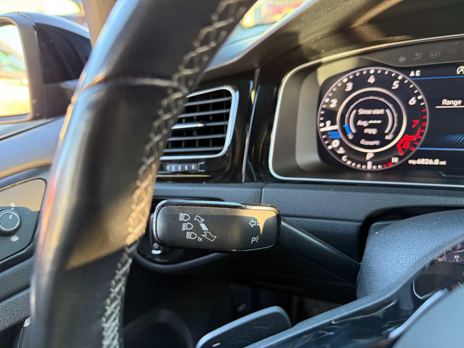 Used 2019 Volkswagen Golf R 4-Door image 20