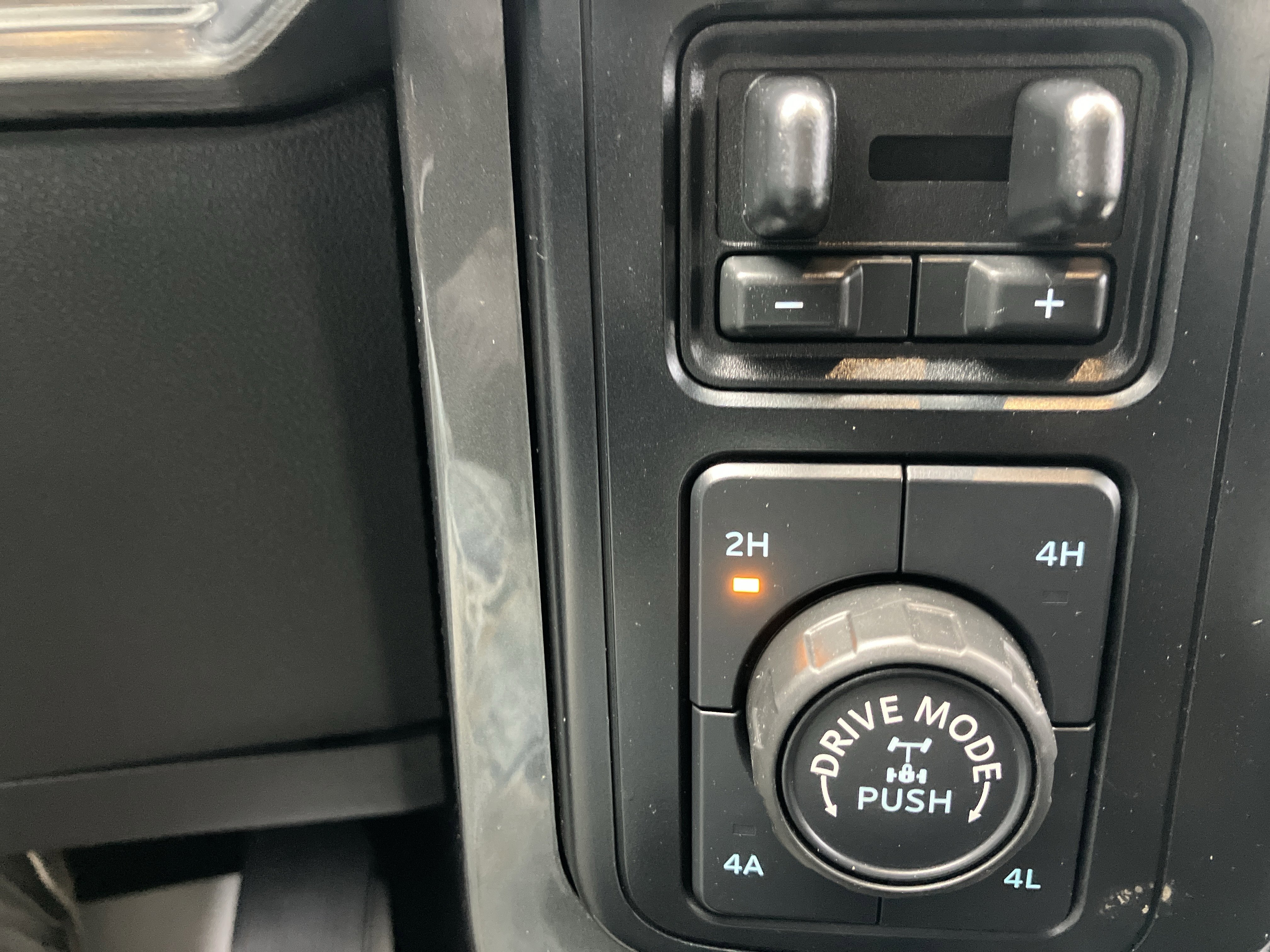 Certified 2023 Ford F150 Lariat w/ Equipment Group 502A High image 31