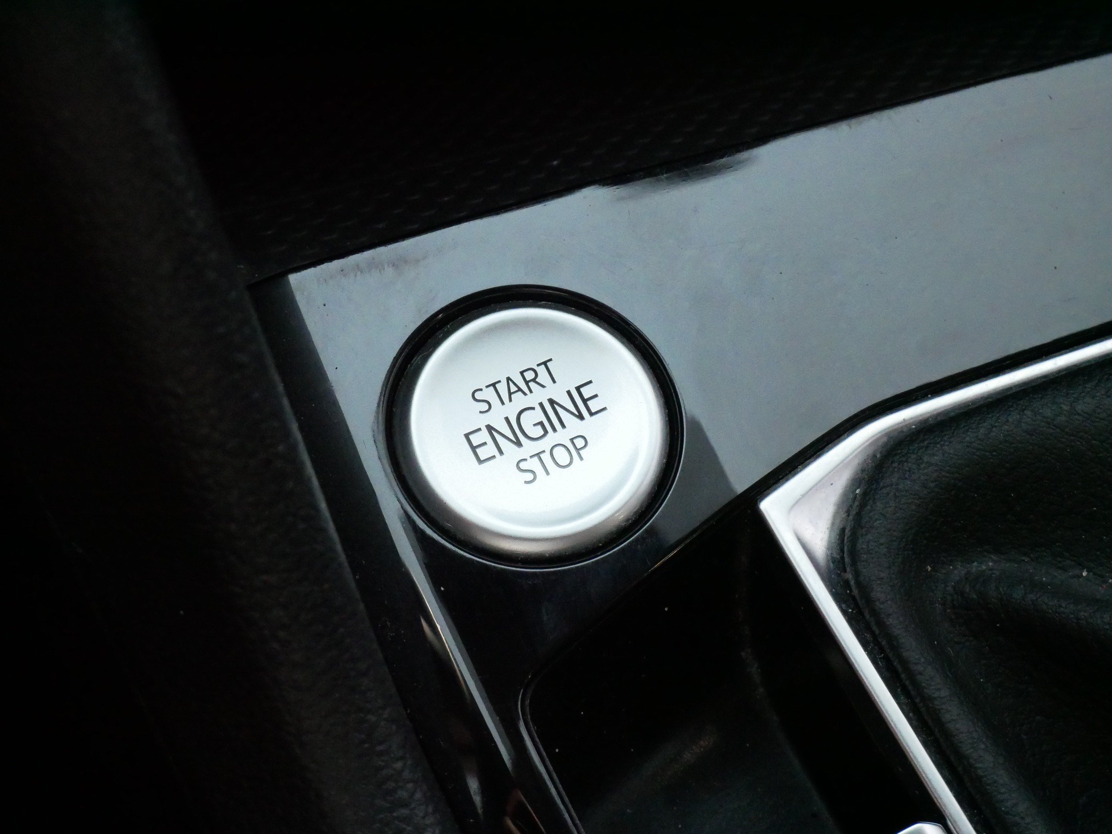 Certified 2023 Volkswagen Taos SEL AWD/4WD image 28