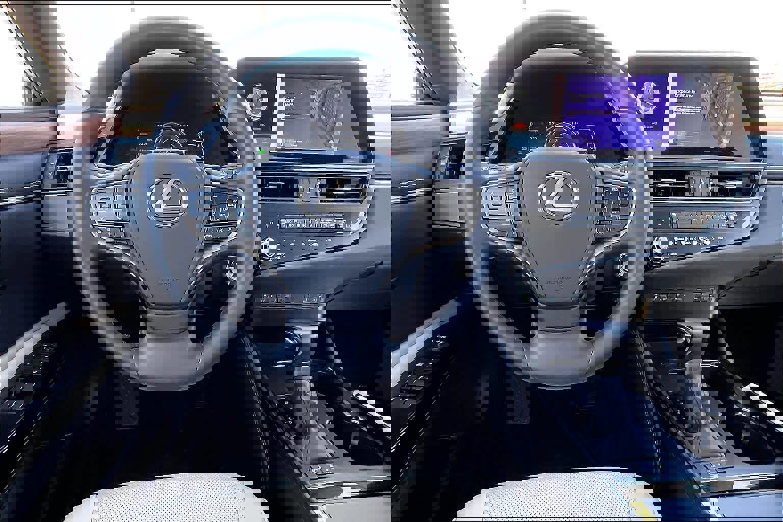 Used 2025 Lexus ES 300h w/ Premium Package image 6