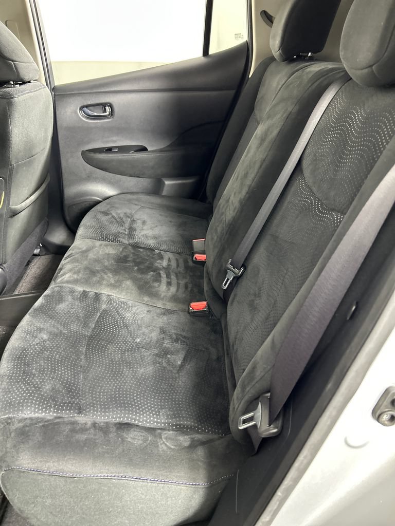 Used 2015 Nissan Leaf SV FWD image 18