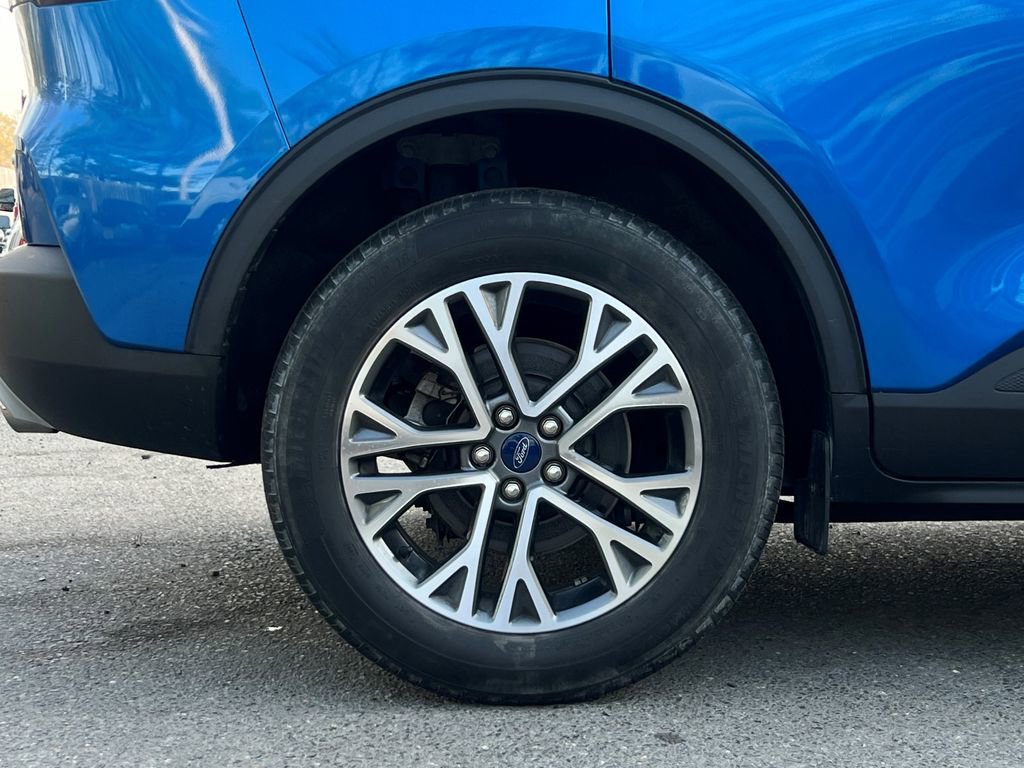 Used 2020 Ford Escape SEL image 9