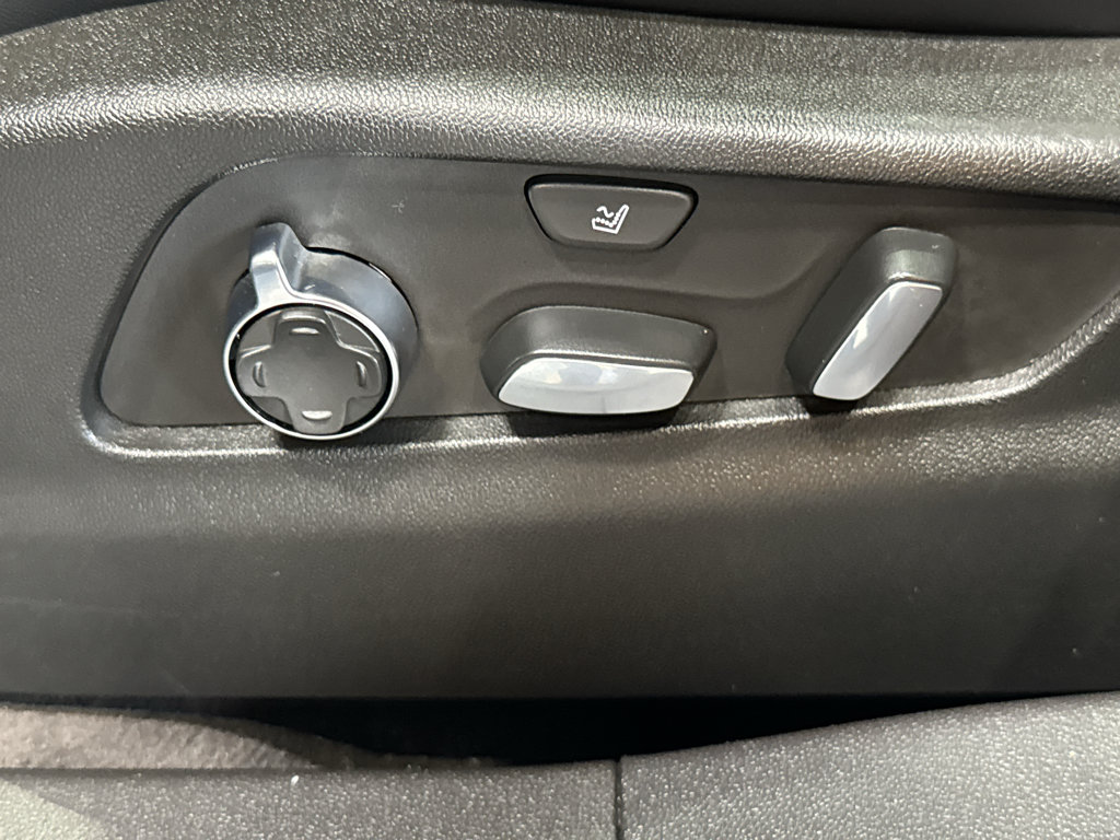 Used 2024 Cadillac XT4 Sport AWD/4WD image 15