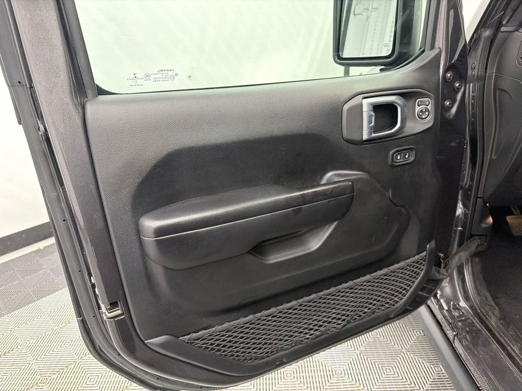 Used 2021 Jeep Wrangler Unlimited Rubicon 4xe w/ Steel Bumper Group image 11