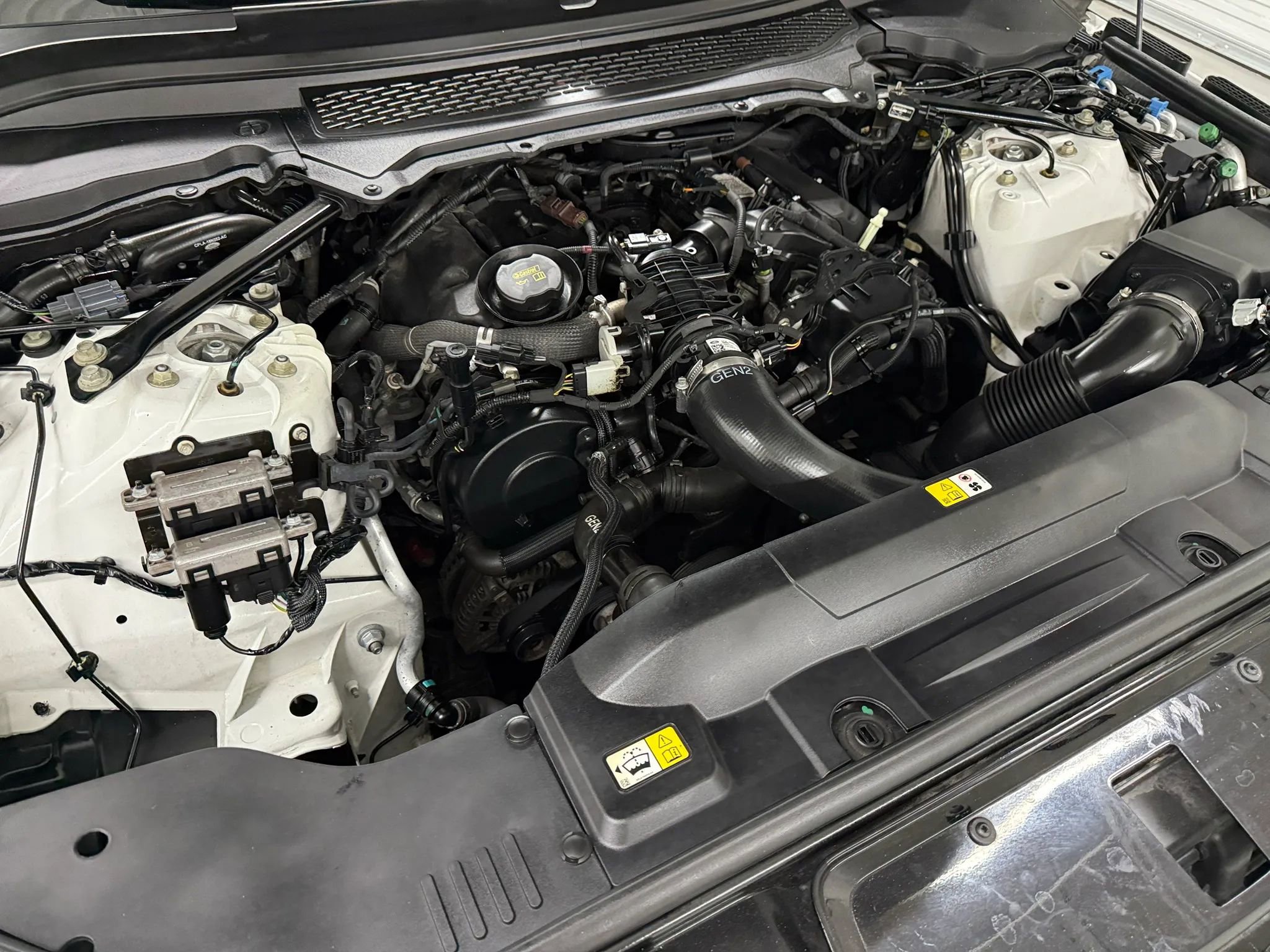 Used 2016 Land Rover Range Rover Sport SE image 52