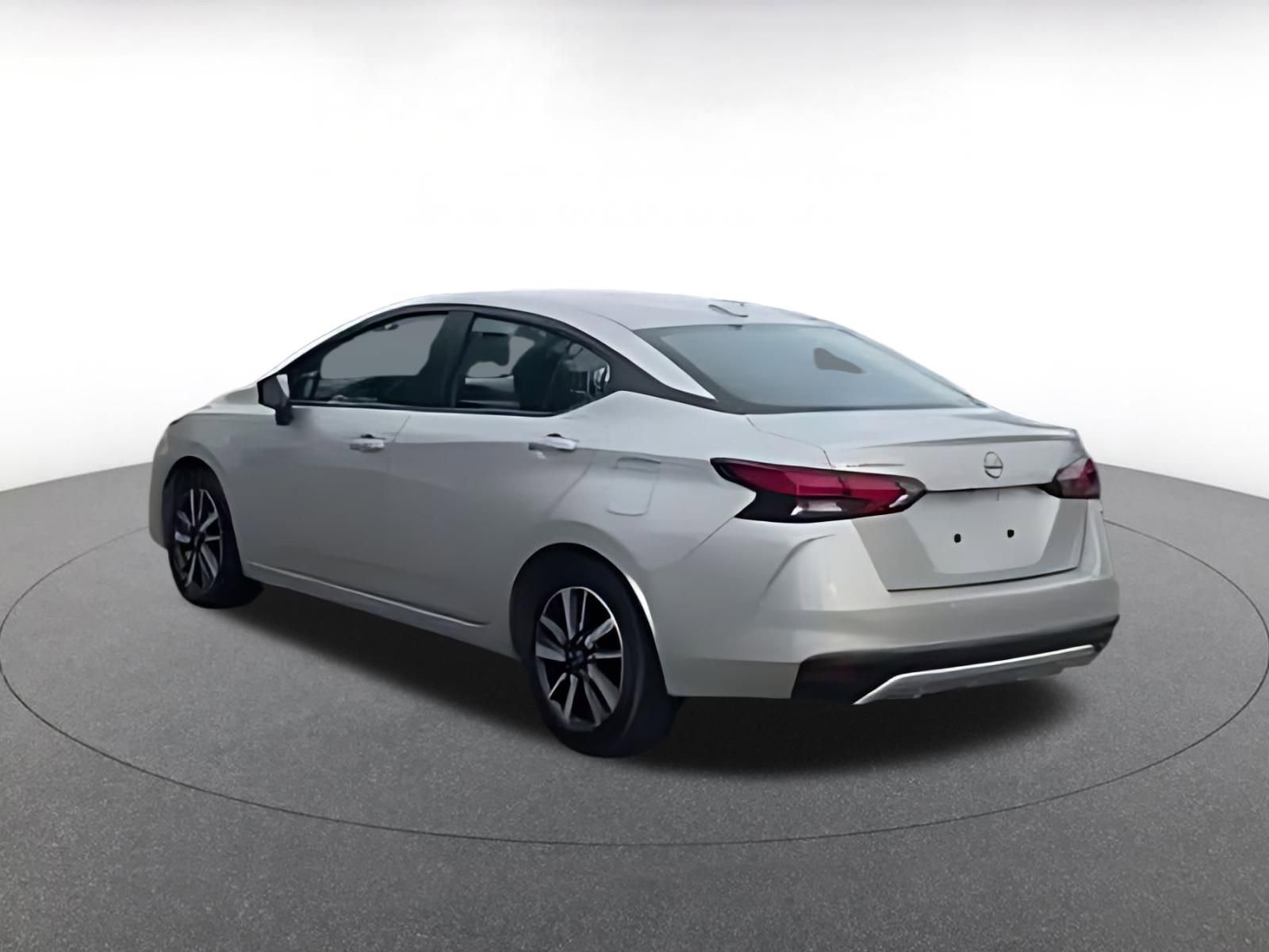 Used 2025 Nissan Versa SV image 16