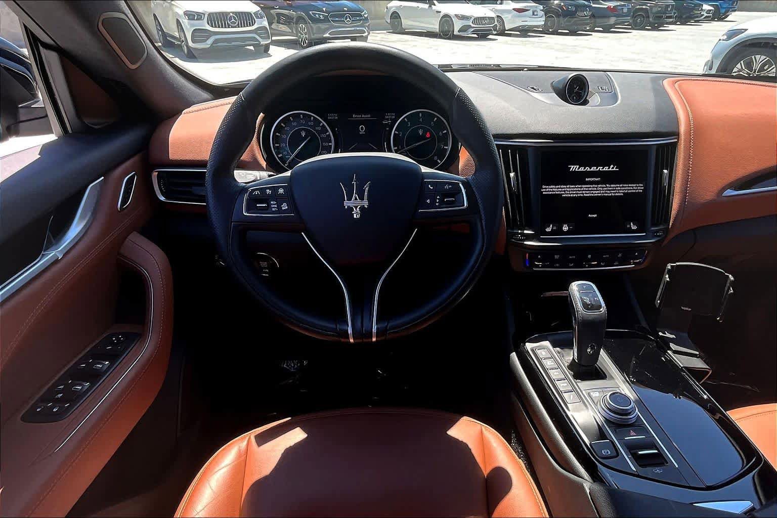 Used 2021 Maserati Levante AWD/4WD image 5