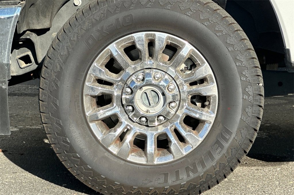 Used 2020 Ford F350 Lariat w/ Chrome Package image 25