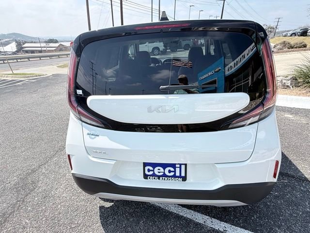 Used 2025 Kia Soul LX image 12