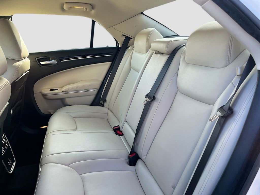 Used 2023 Chrysler 300 Touring L image 25