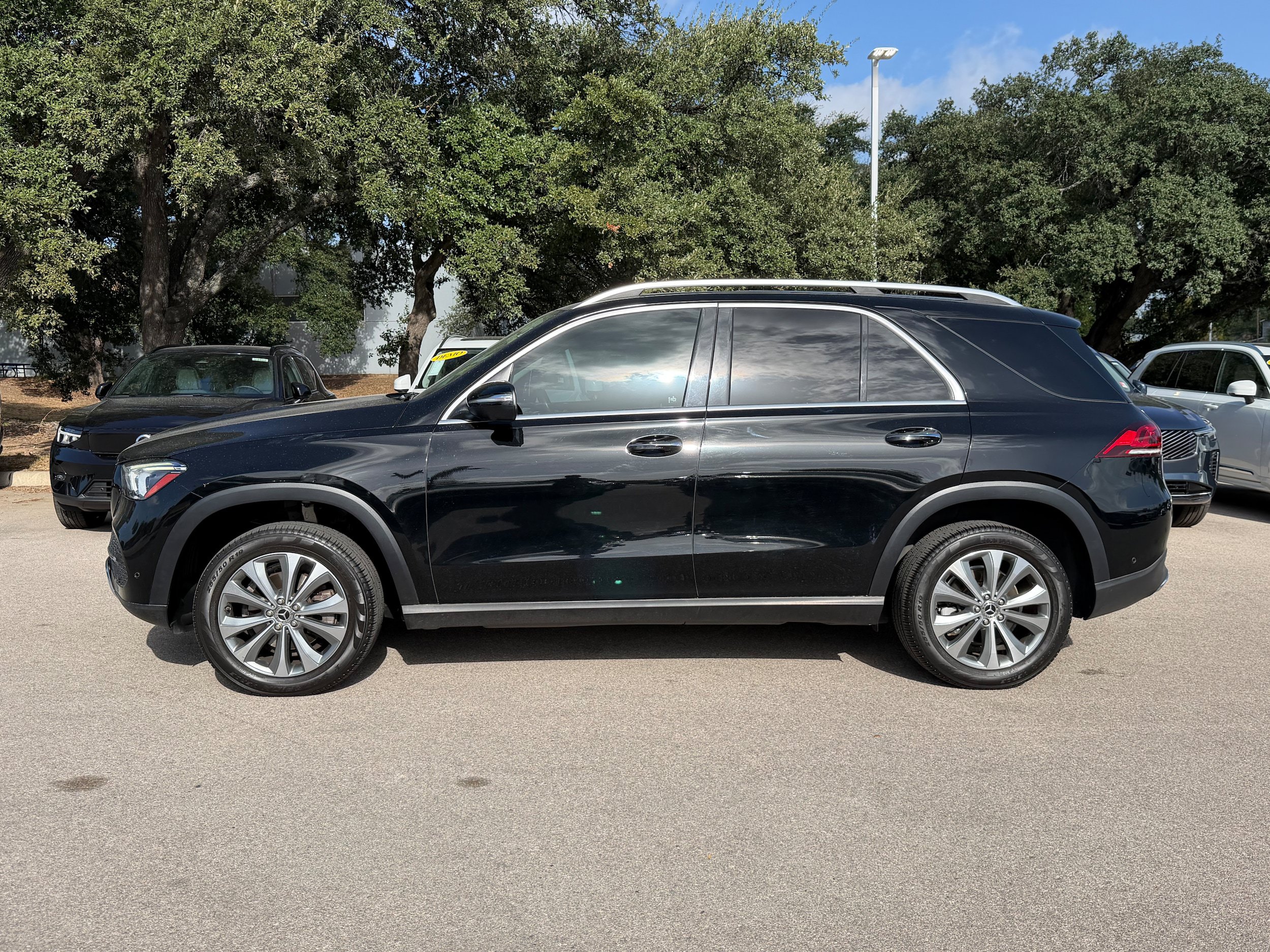 Used 2020 Mercedes-Benz GLE 350 4MATIC image 3