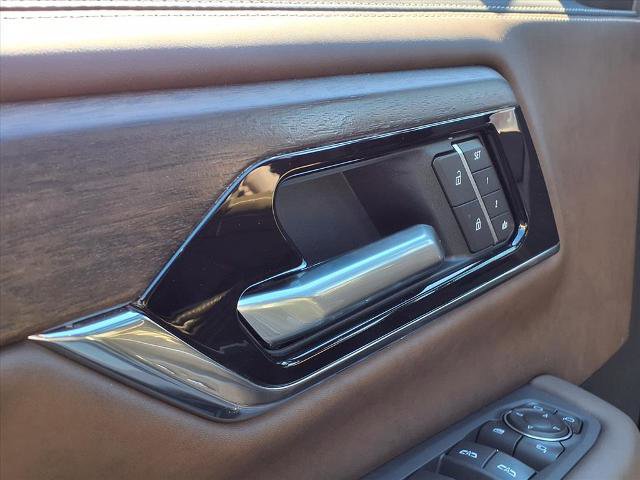 New 2026 GMC Yukon XL Denali Ultimate w/ LPO, Illumination Package image 16