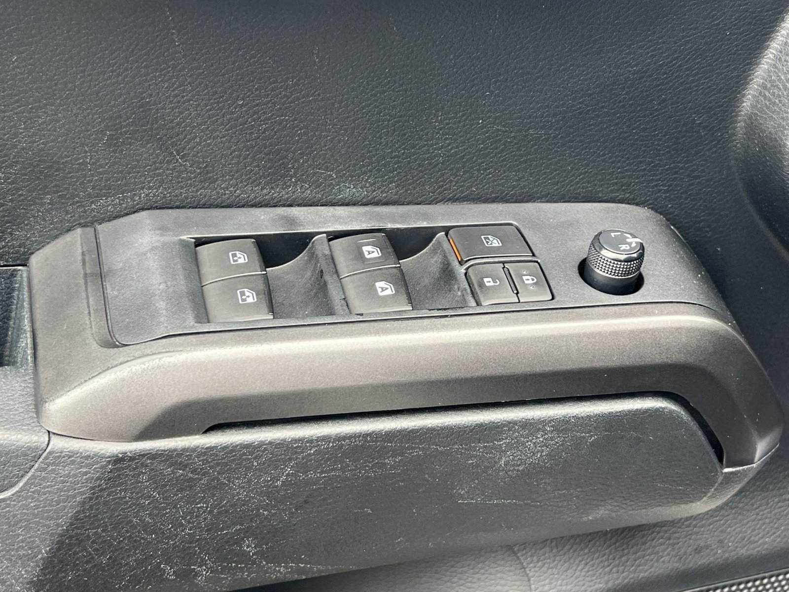 Used 2019 Toyota Tacoma TRD Off-Road AWD/4WD image 14