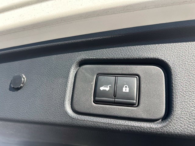 Used 2024 Nissan Pathfinder Platinum AWD/4WD image 23