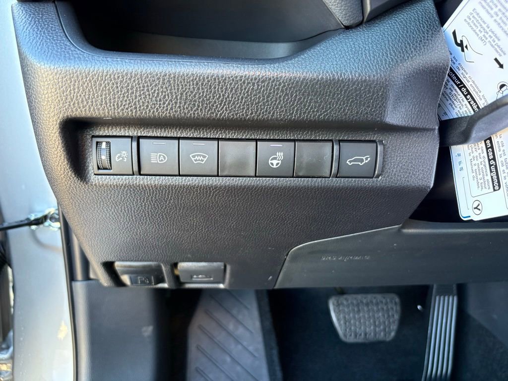 Used 2025 Toyota RAV4 XLE w/ Convenience Package image 23