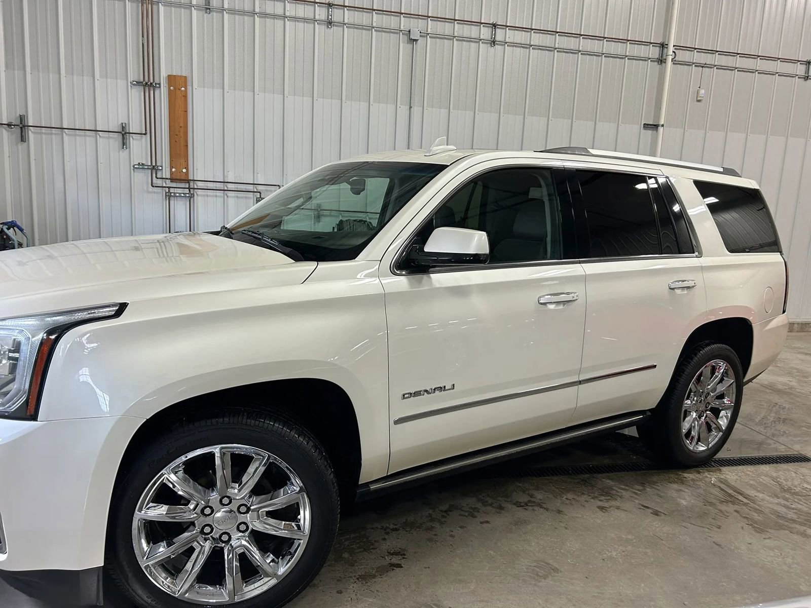 Used 2015 GMC Yukon Denali w/ Open Road Package AWD/4WD image 2