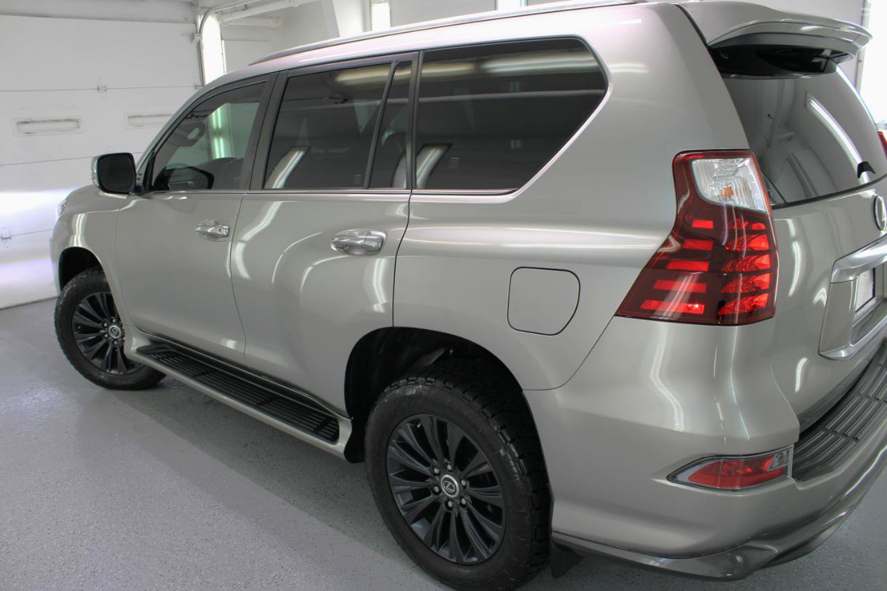 Used 2022 Lexus GX 460 Premium w/ Accessory Package AWD/4WD image 16