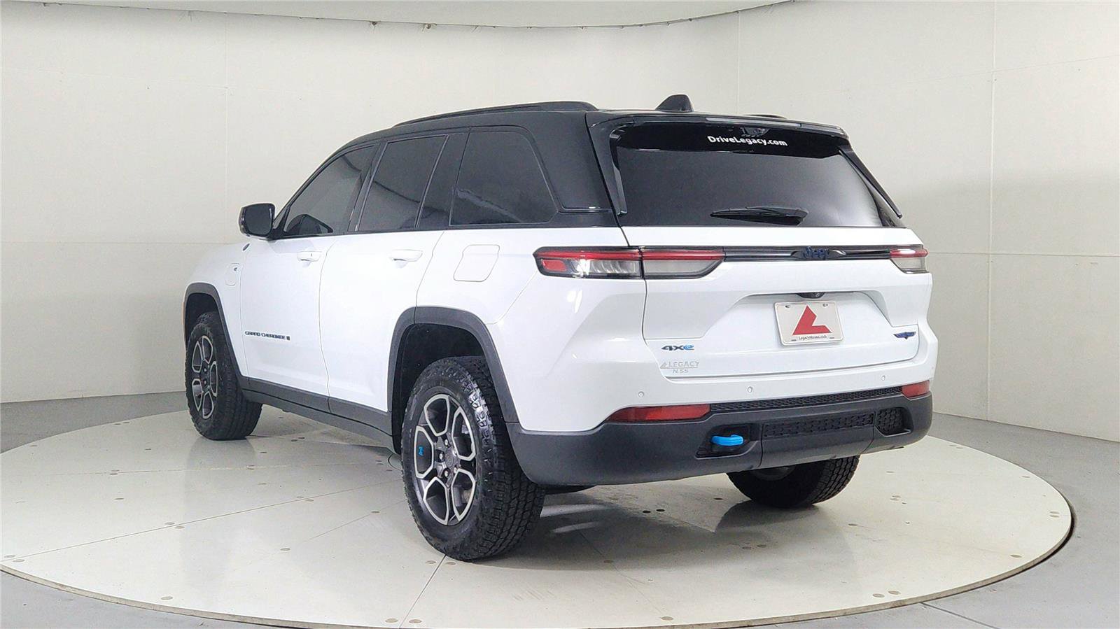 Used 2024 Jeep Grand Cherokee Trailhawk w/ Luxury Tech Group III image 5