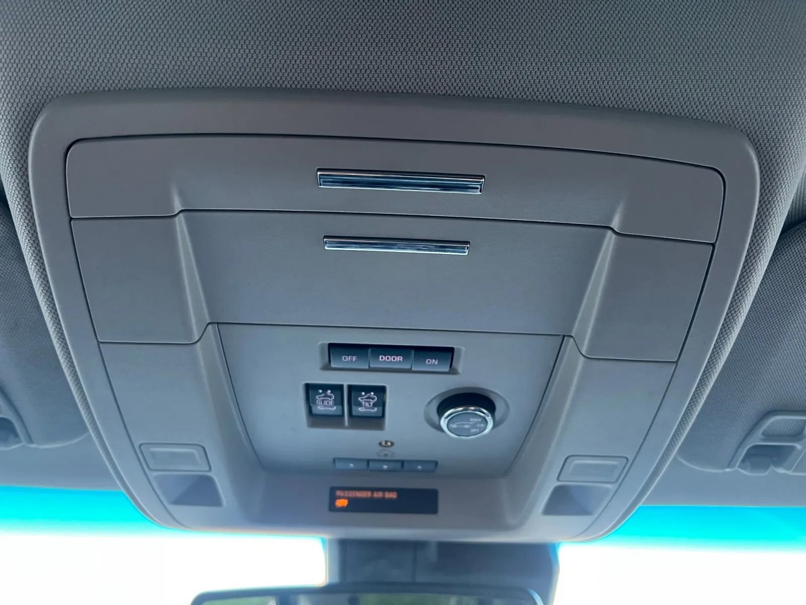 Used 2018 Chevrolet Suburban LT w/ Luxury Package image 48