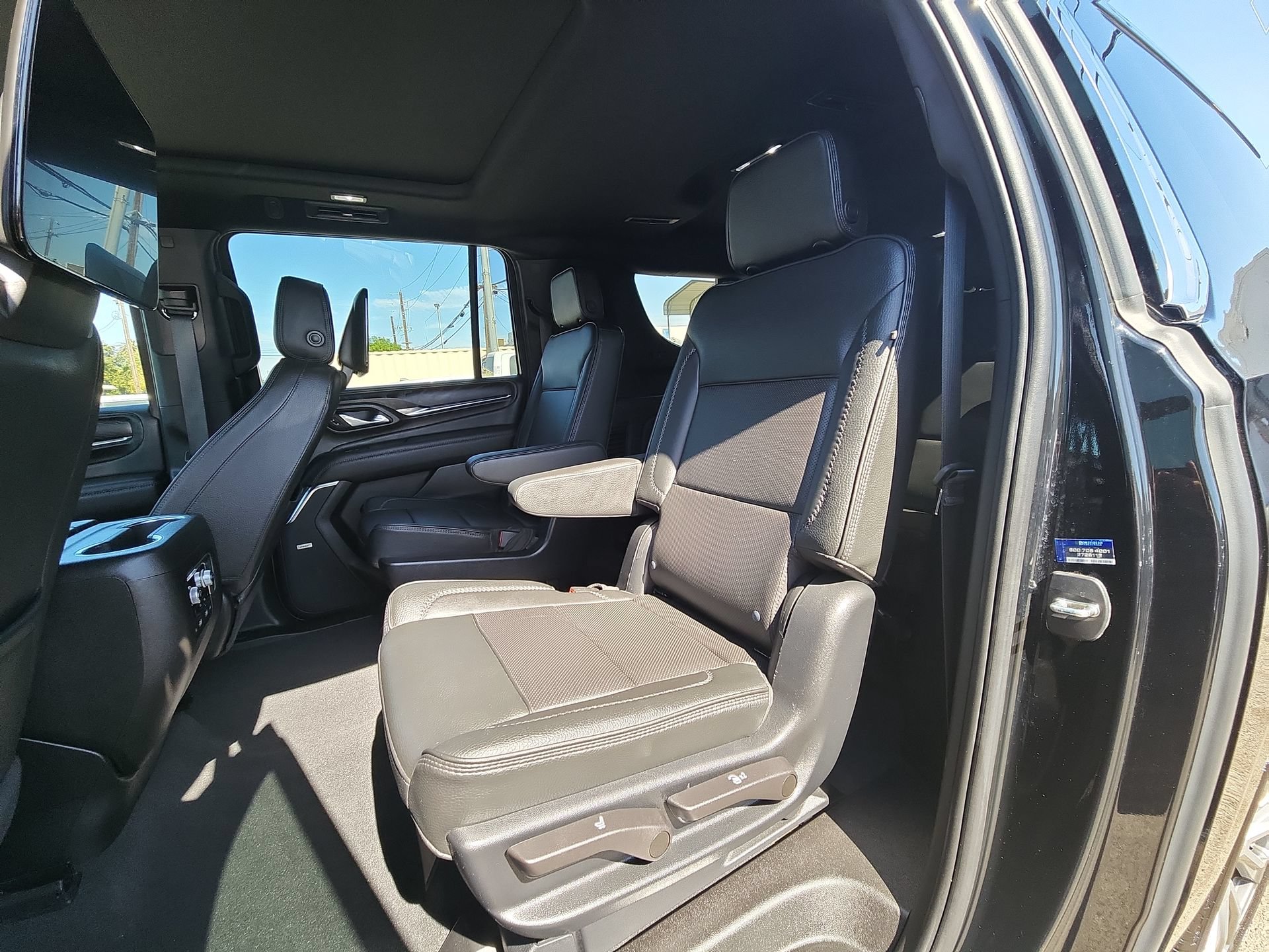 Used 2023 GMC Yukon XL Denali AWD/4WD image 25