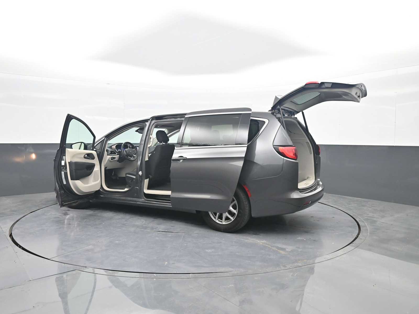 Used 2023 Chrysler Voyager LX FWD image 50