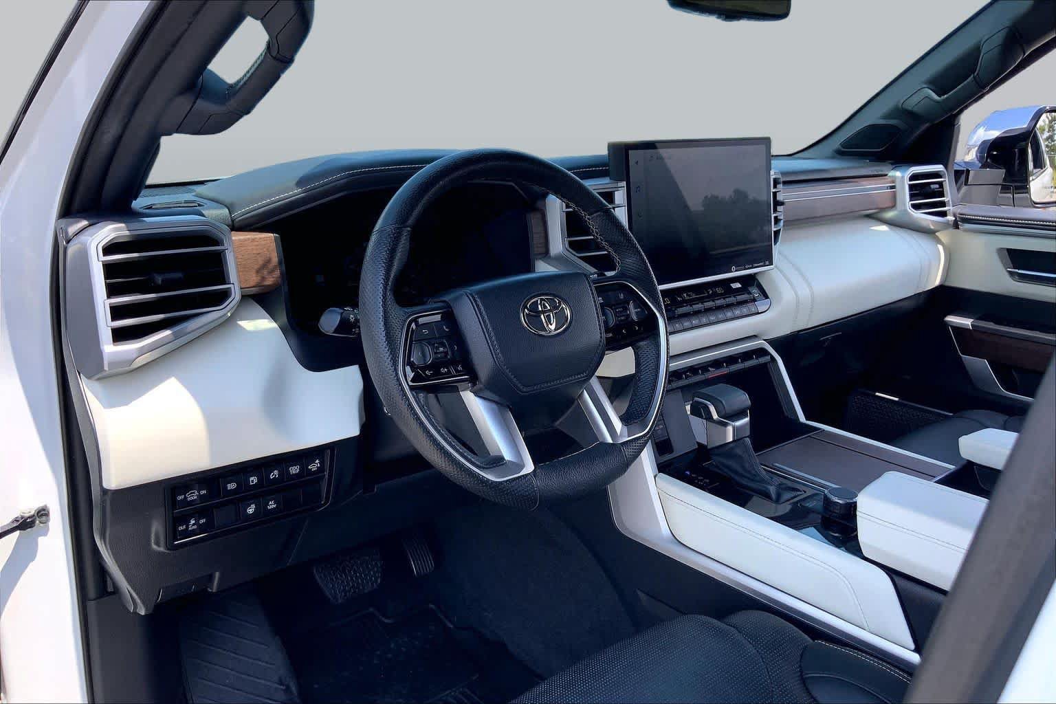 Used 2023 Toyota Sequoia Capstone RWD image 17