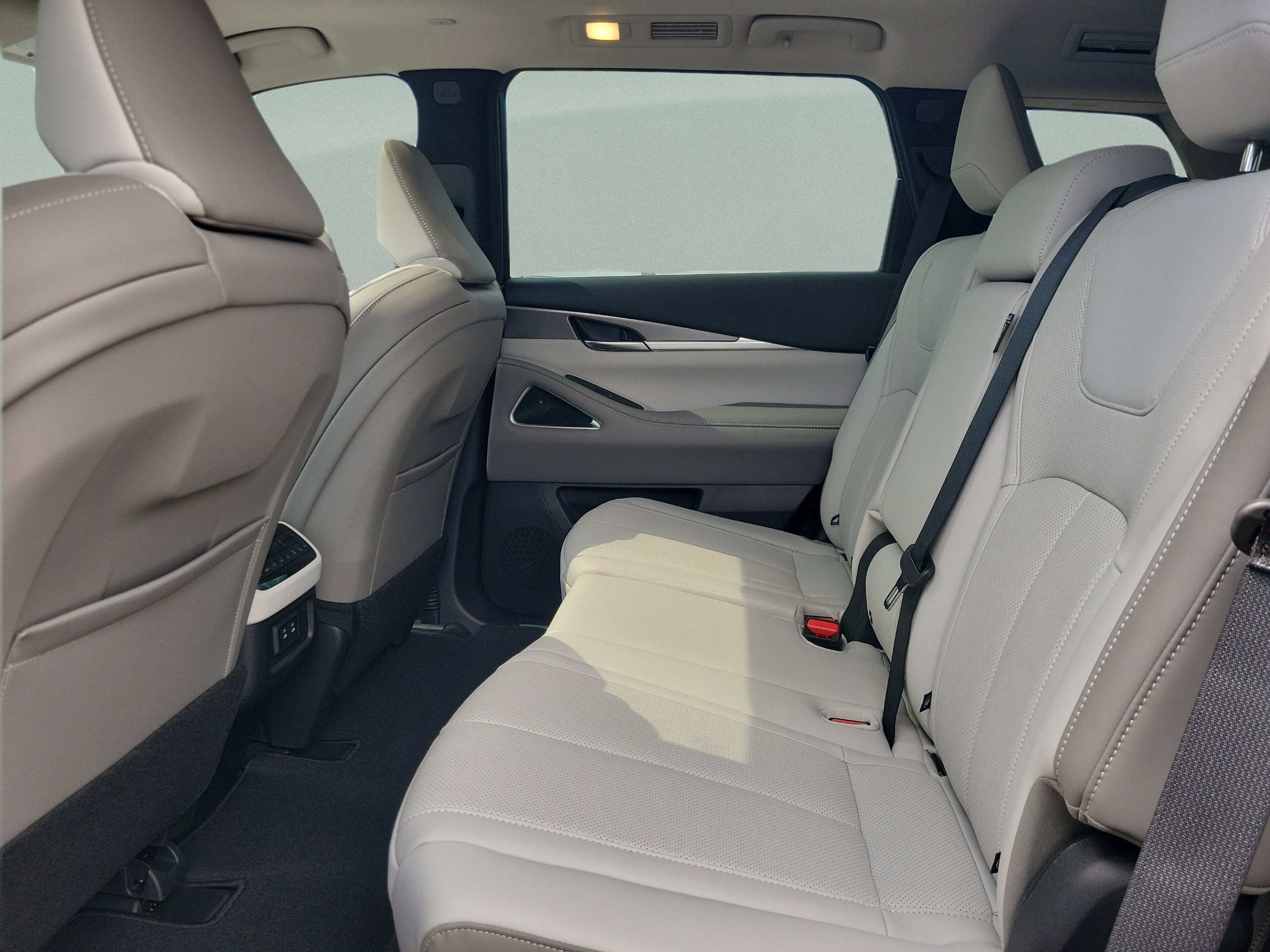 New 2027 INFINITI QX60 Luxe FWD image 24