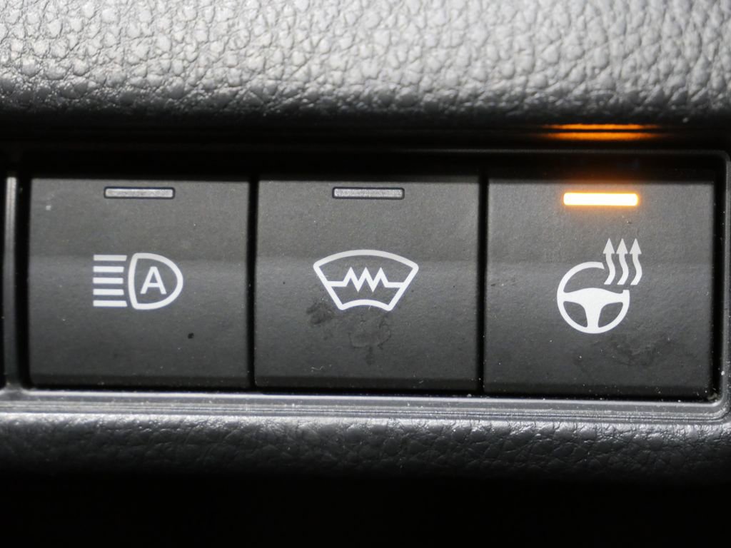 Used 2023 Toyota Prius Limited w/ Limited Premium Package AWD/4WD image 15