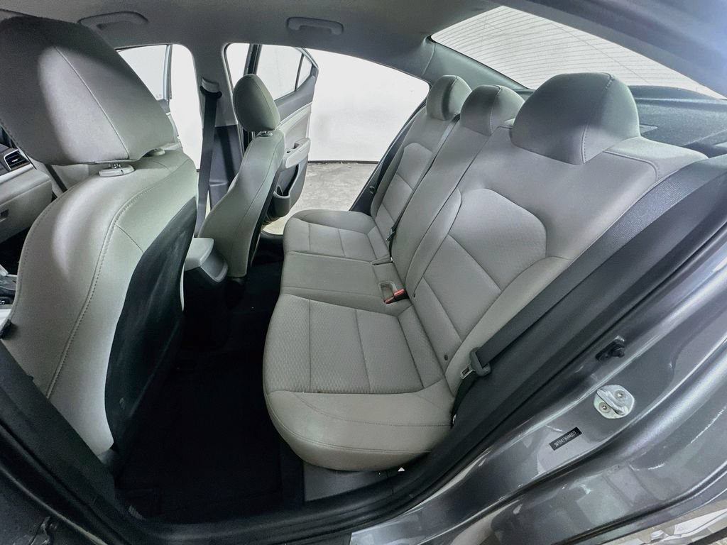 Used 2019 Hyundai Elantra SEL FWD image 16