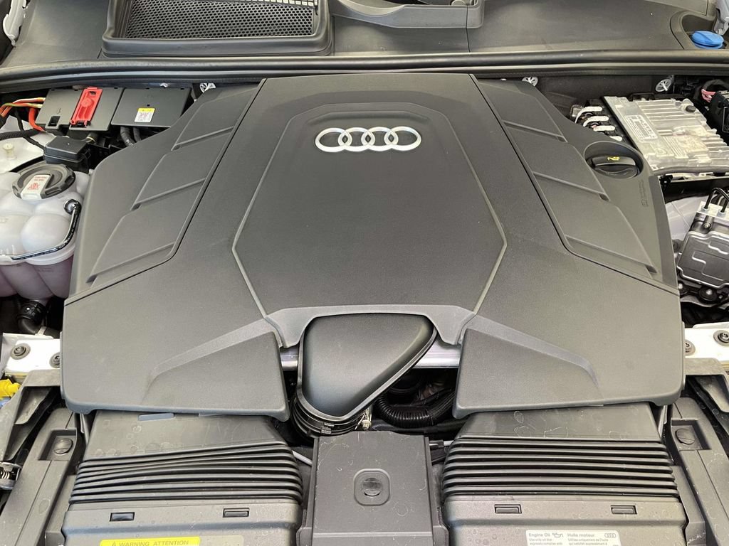 Certified 2025 Audi Q8 Prestige AWD/4WD image 24