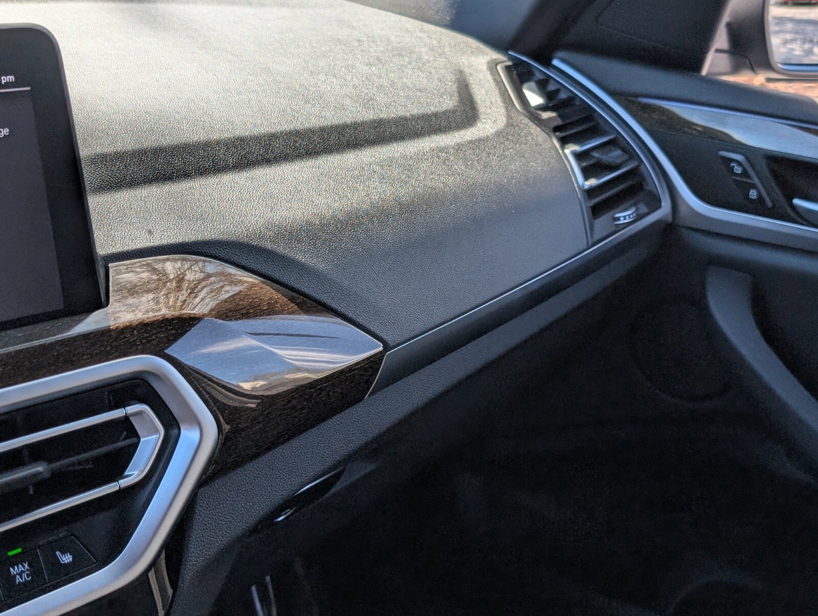 Used 2024 BMW X3 sDrive30i w/ Premium Package w/ZPA image 28