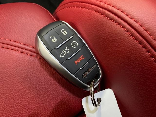 Used 2024 Alfa Romeo Stelvio Ti w/ Performance Driving Package image 27