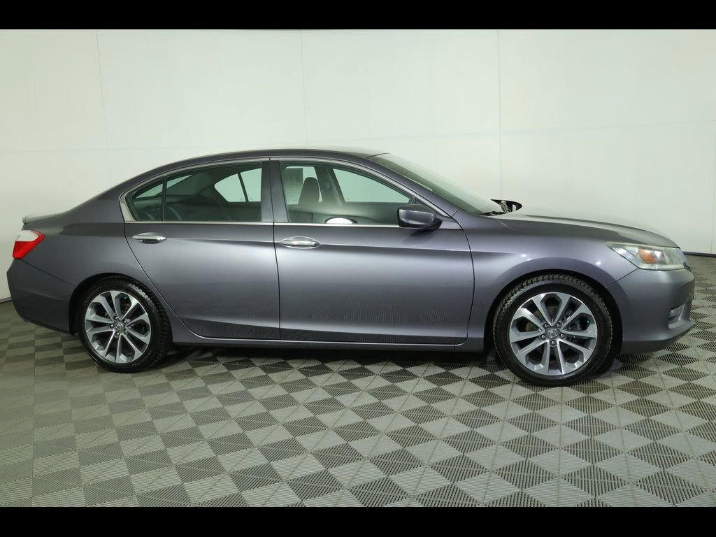 Used 2015 Honda Accord Sport image 2