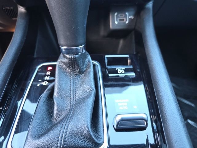 Used 2023 Jeep Compass Limited image 27